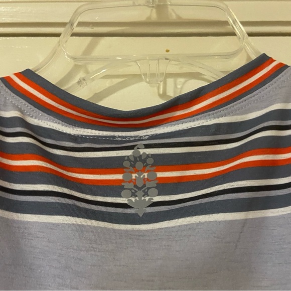 Striped Sleeveless Top - Picture 5 of 11